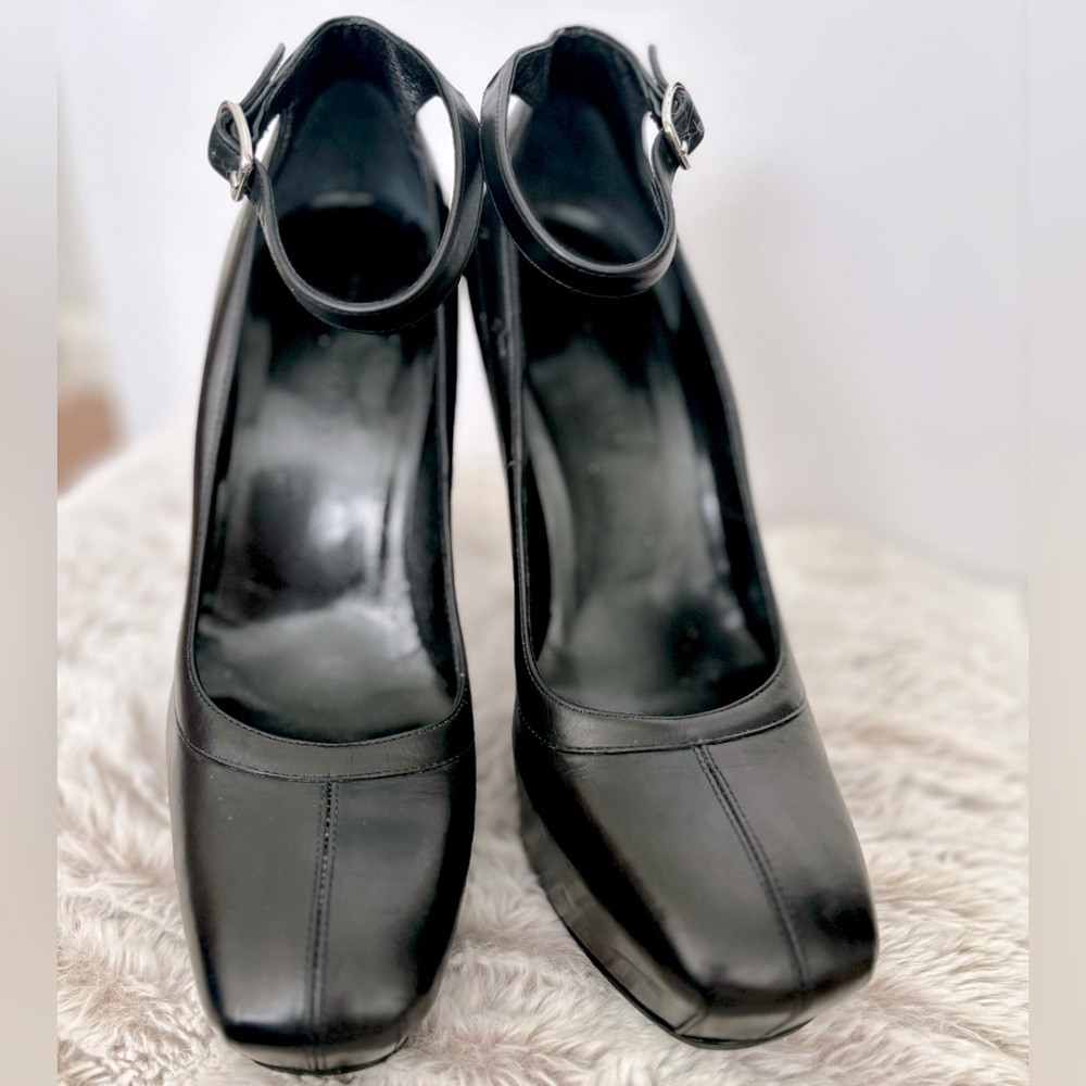 BALENCIAGA DESIGNER BLACK LEATHER PUMPS HAND MADE ITALY ALMOND TOE BUCKLE SZ 7 - Picture 2 of 16